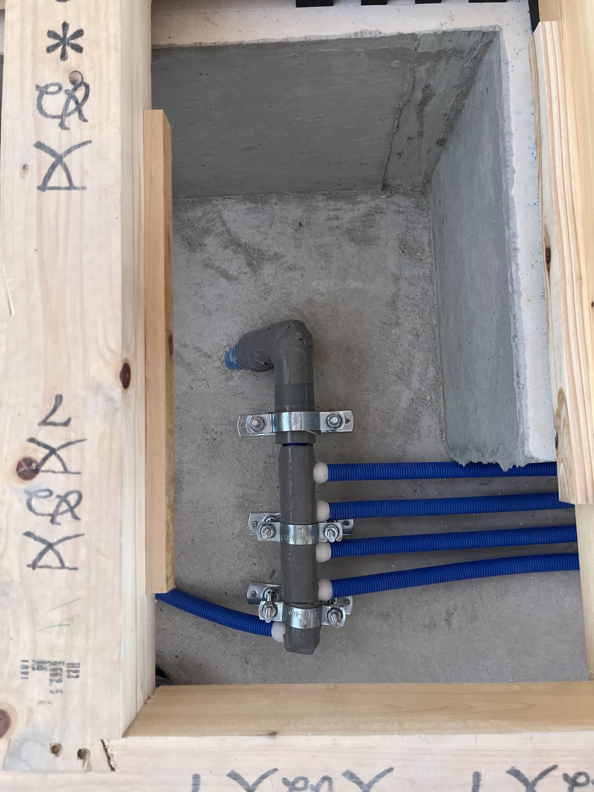 さや管ヘッダー工法って何？ | 給水管ヘッダー工法 メリット – EZLM