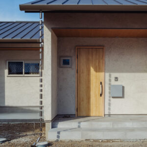 そとん壁＋ガルバ屋根のお家