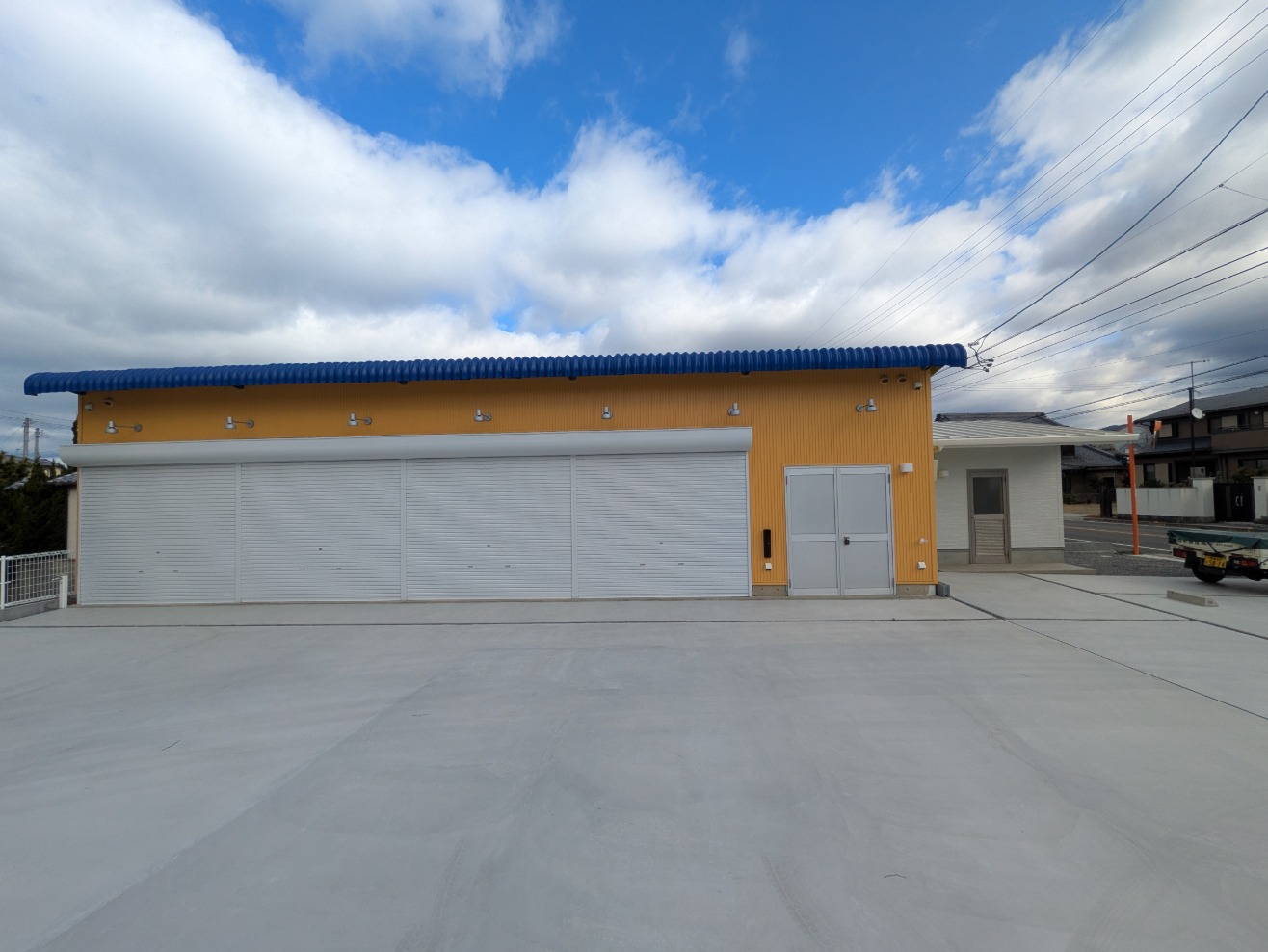 イメージ：鉄骨倉庫を店舗リノベーション